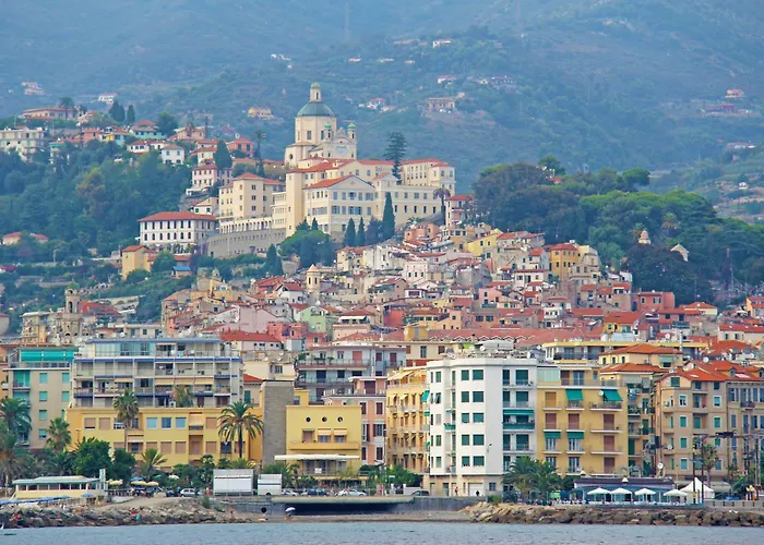 Apartamento Bilocale Vista Mare Con Piscina - Happy Sanremo