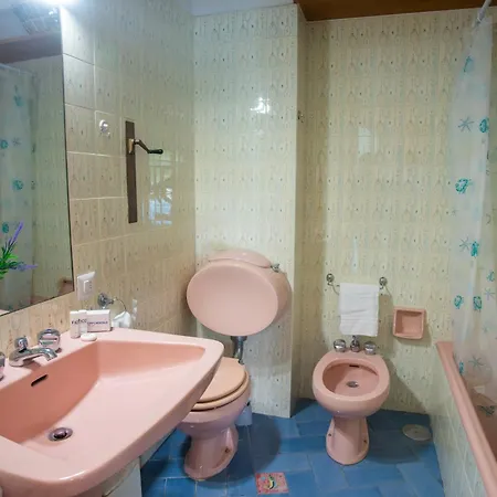 Apartamento Bilocale Vista Mare Con Piscina - Happy