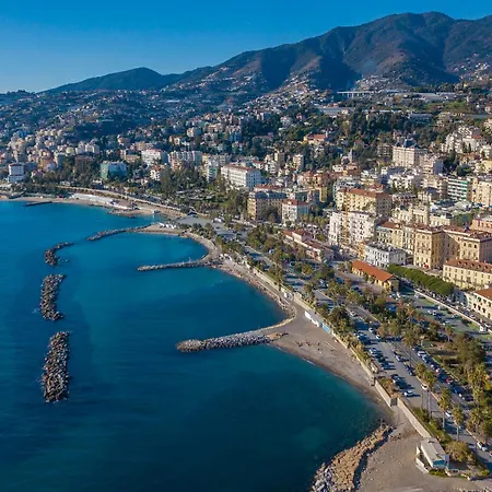 Bilocale Vista Mare Con Piscina Seaview Balcony & Pool - Happy * Sanremo