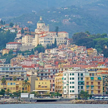 Bilocale Vista Mare Con Piscina Seaview Balcony & Pool - Happy Apartmán Sanremo