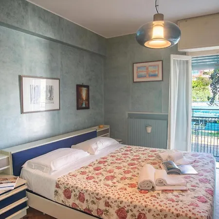 아파트 Bilocale Vista Mare Con Piscina Seaview Balcony & Pool - Happy *