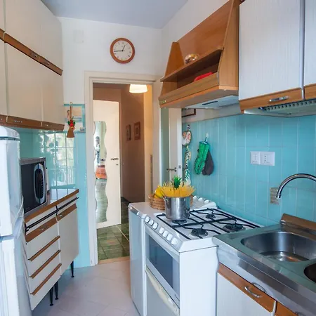 Bilocale Vista Mare Con Piscina Seaview Balcony & Pool - Happy * 산레모
