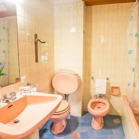 Bilocale Vista Mare Con Piscina Seaview Balcony & Pool - Happy * 산레모